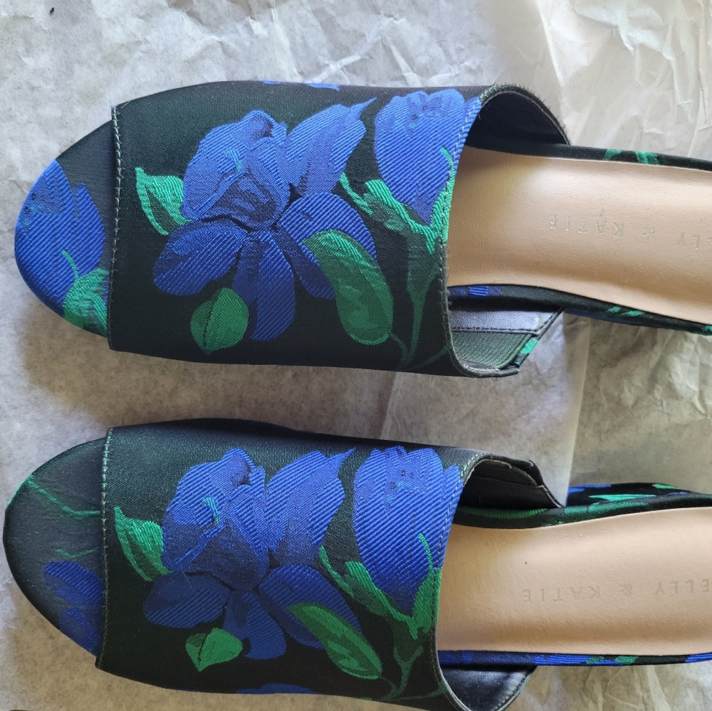 Gorgeous Size 8 mules